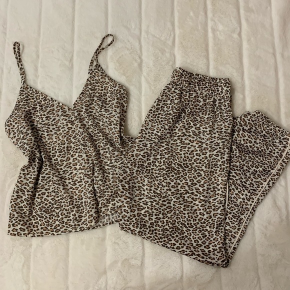American Eagle Satin Lounge Set - Picture 4 of 11